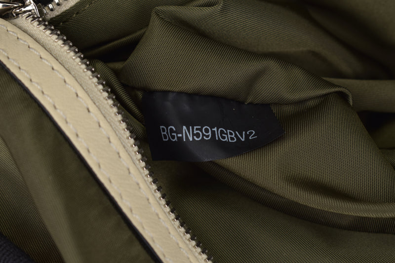 Men’s Army Green Nylon Camouflage Medium Front Pocket Messenger Bag