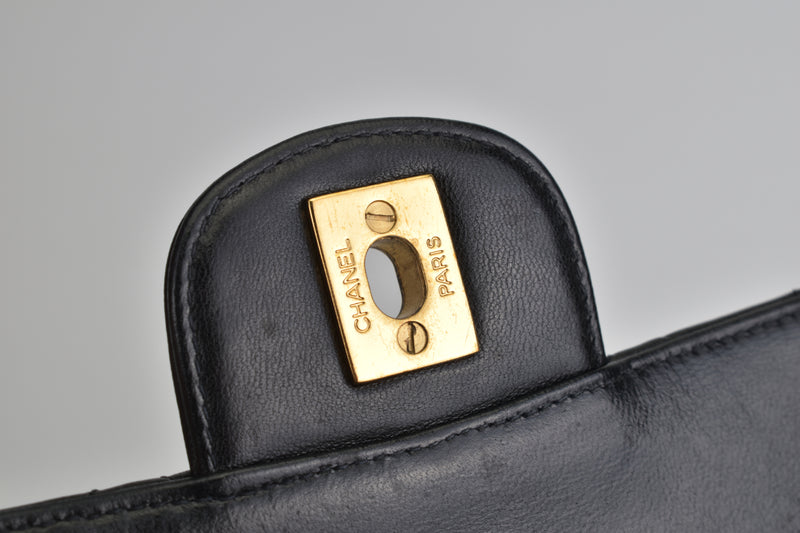 Vintage Double sided 2.55 Black Quilted calf skin Shoulder bag GHW