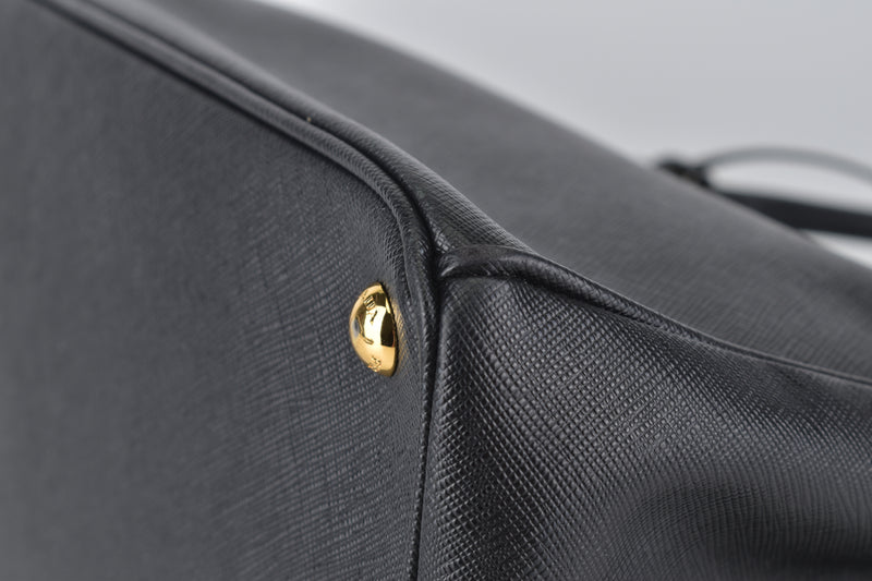 BN2274 Nero Saffiano Lux Medium Double Zip Tote Bag