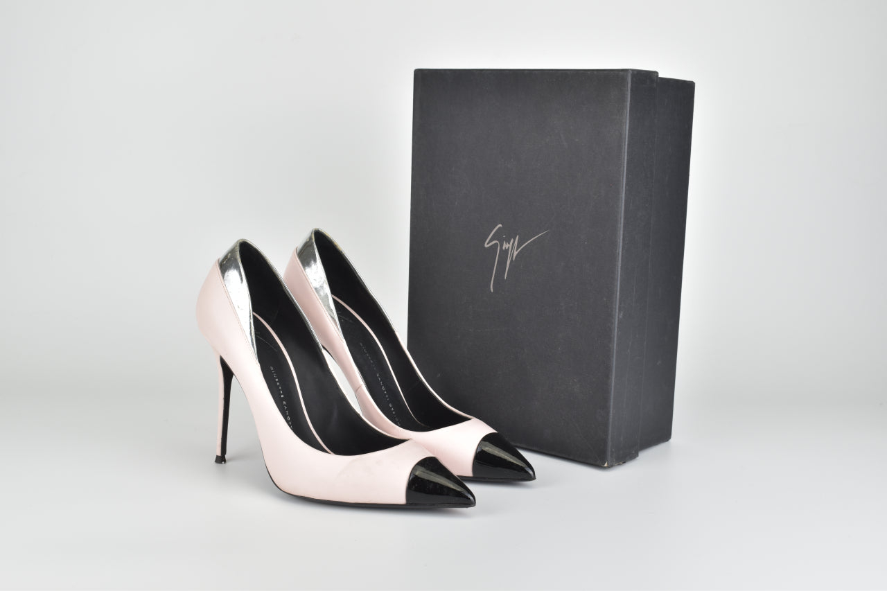 E66092 Blush Leather Pointy Pumps