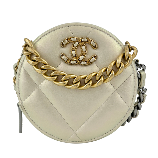 19 Iridescent Calfskin Quilted Round Clutch With Chain White Mixed Hardware