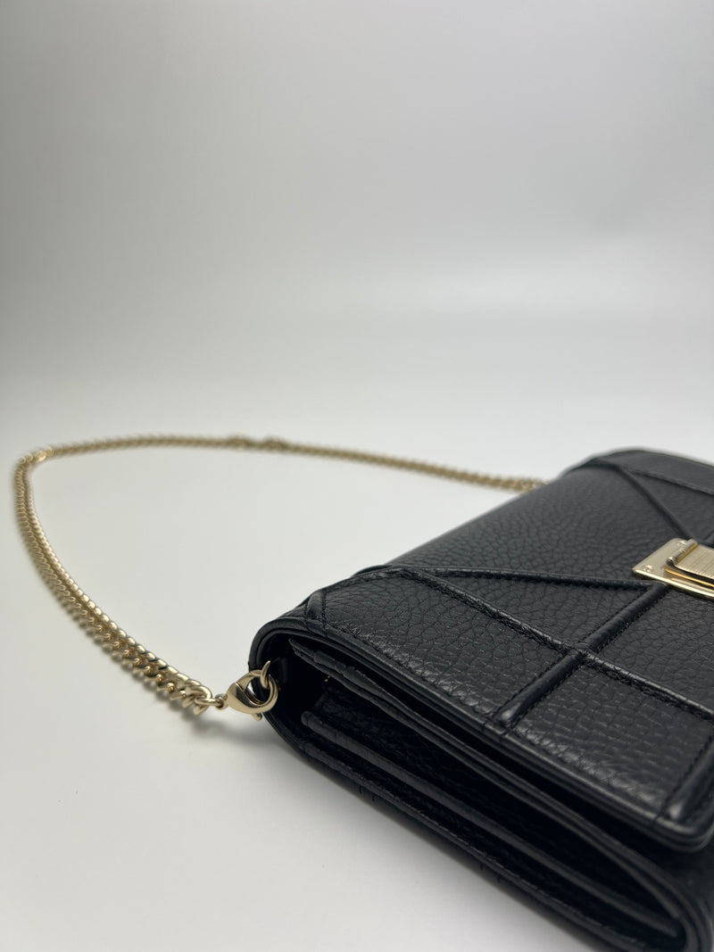 Diorama Wallet on Chain in Black LGHW