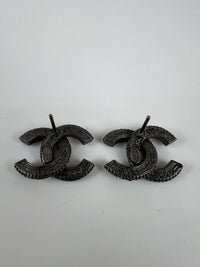 A15B Large CC Black Stones Earrings