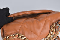 Chanel 19 焦糖棕色手提包，金色、银色和钌色金属 * 带微芯片 *