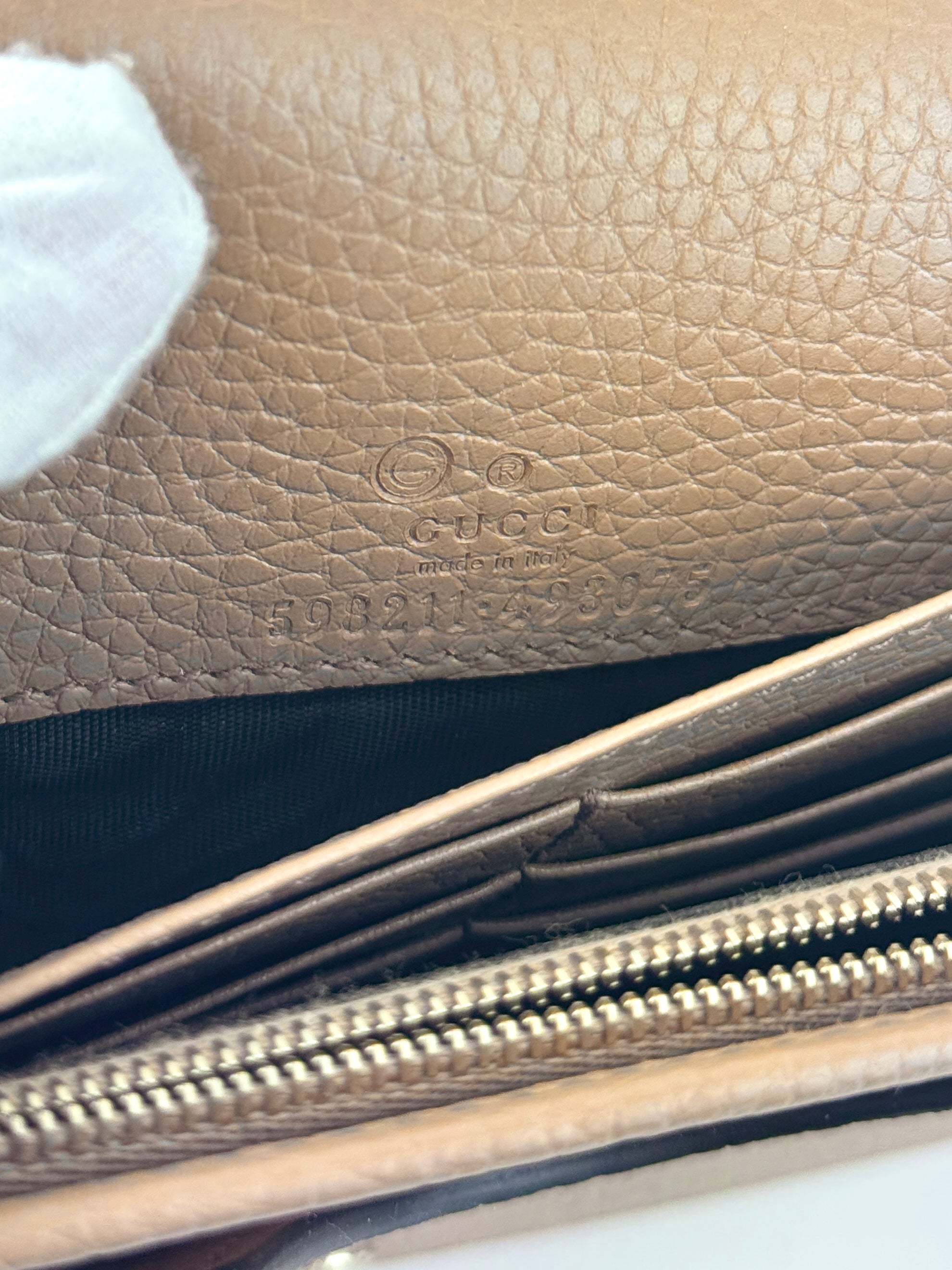 Soho Wallet On Chain in Beige - Glampot