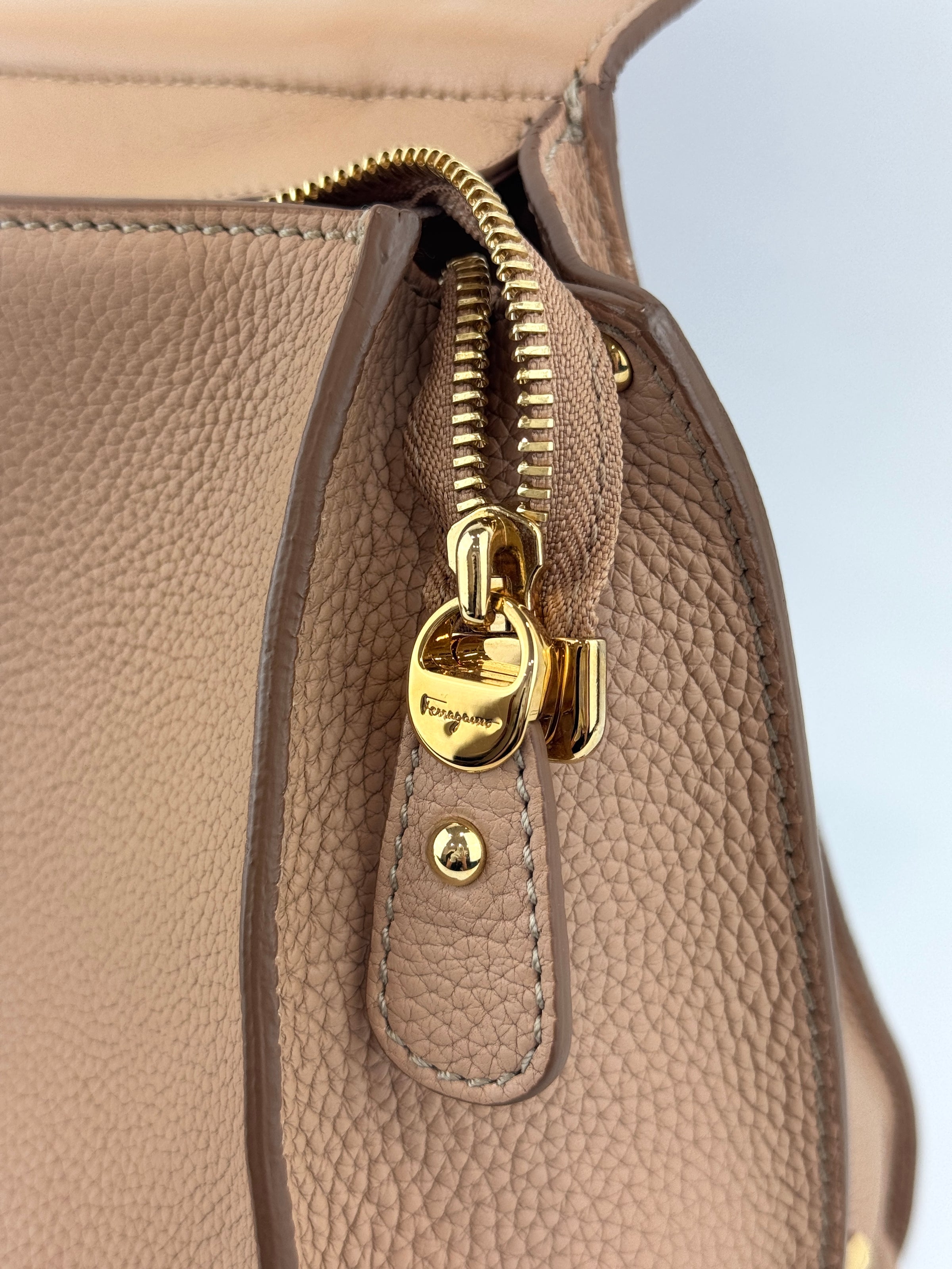 Medium Sofia Tote Sable/Biscotto - Glampot