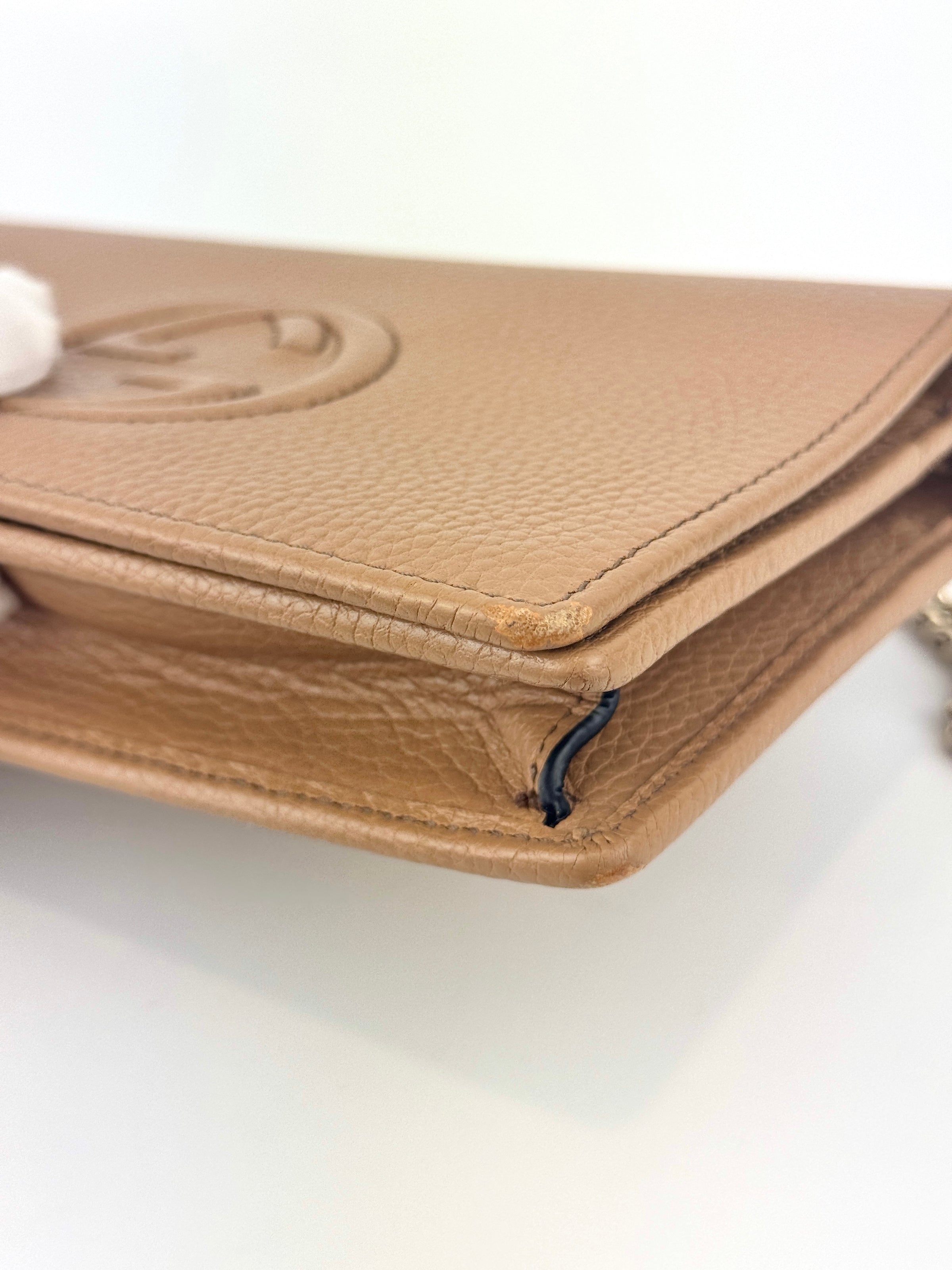 Soho Wallet On Chain in Beige - Glampot