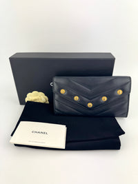 Lambskin Chevron Quilted Medallion Gusset Wallet Black