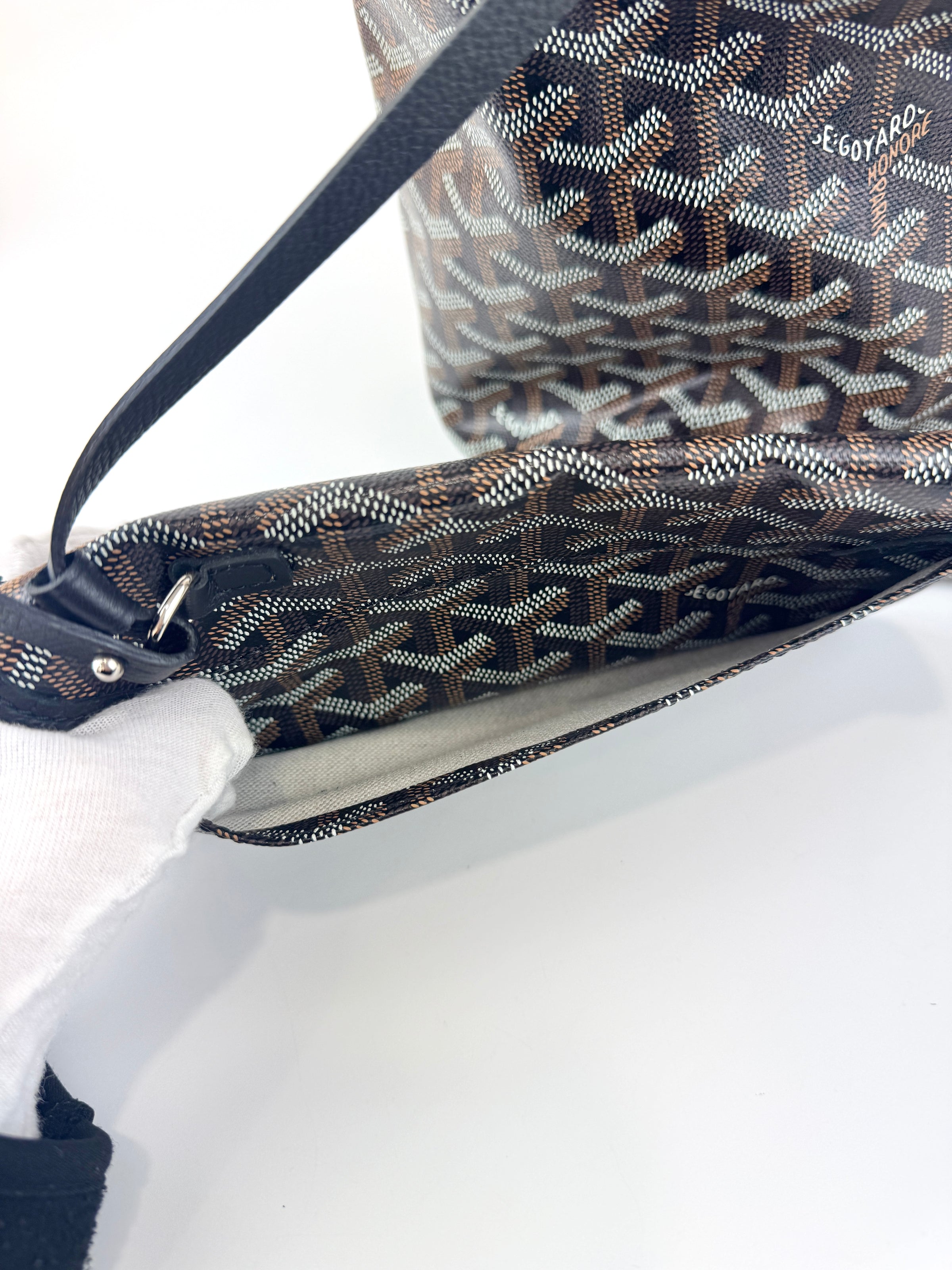 Saint Louis PM in Black