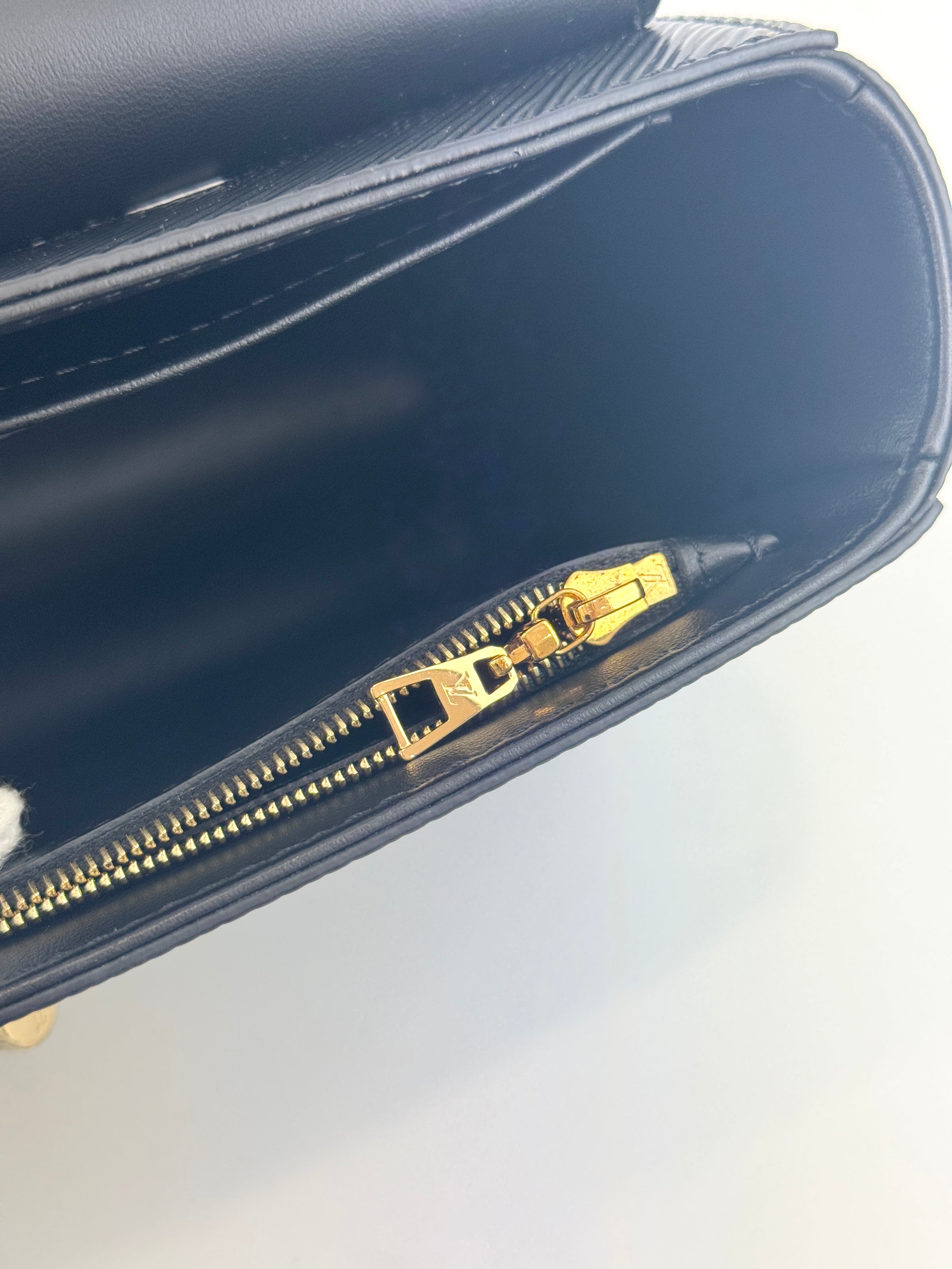 M21772 Twist MM Noir GHW