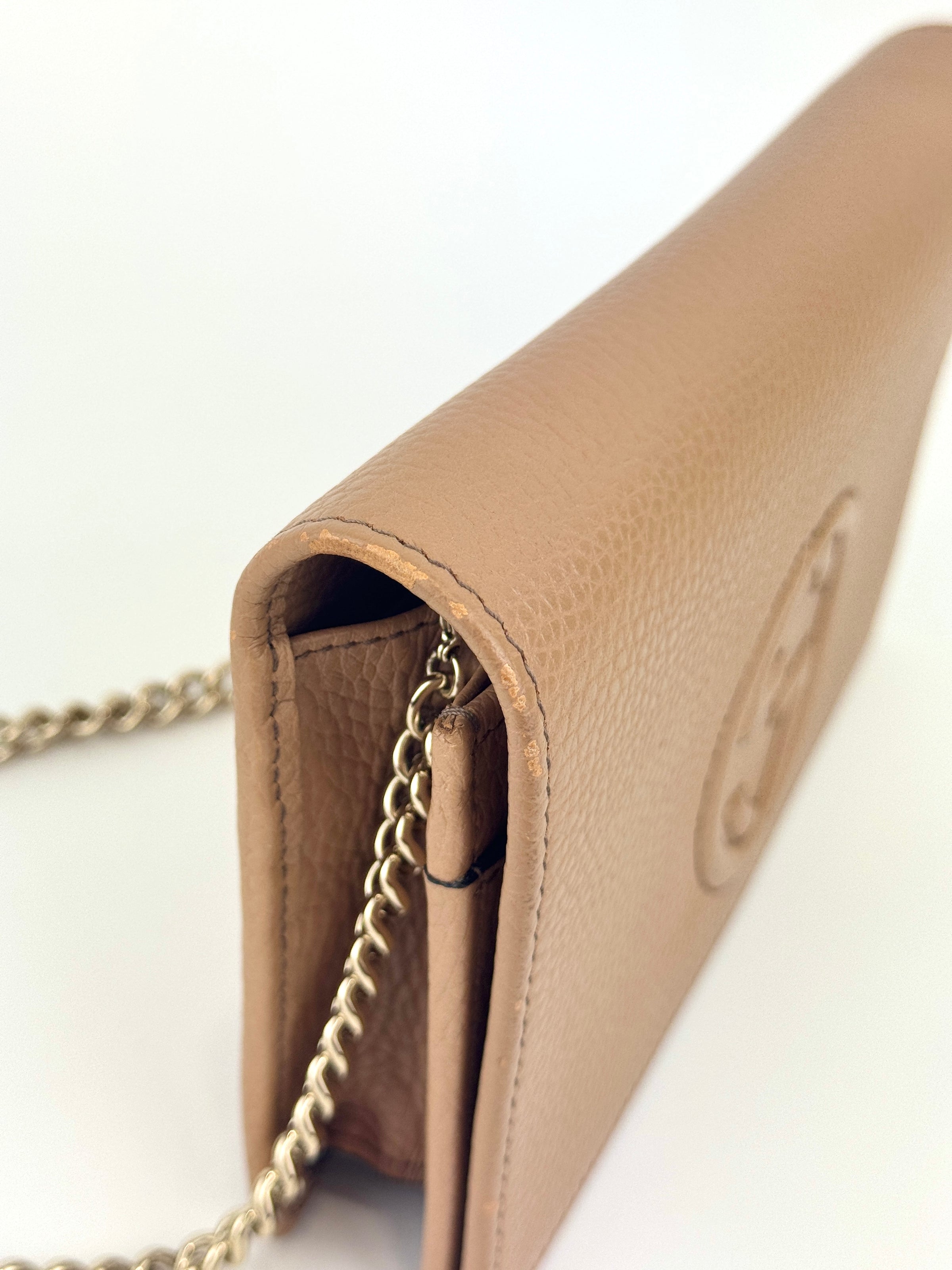 Soho Wallet On Chain in Beige - Glampot