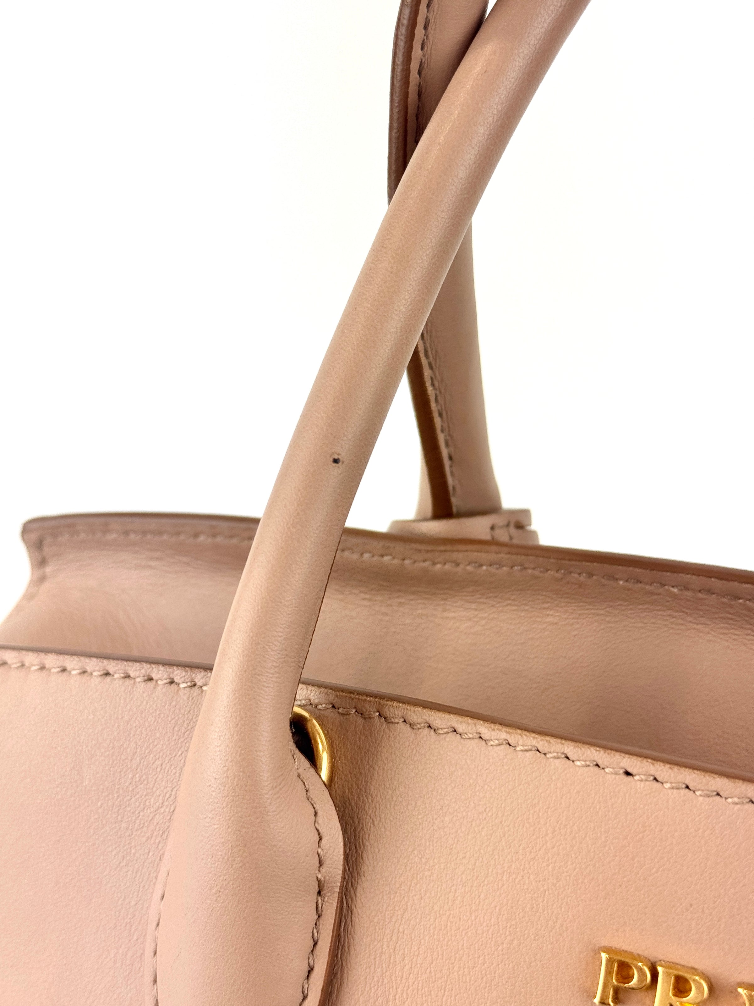 1BA046 Saffiano City Calf Esplanade Beige Medium Tote - Glampot
