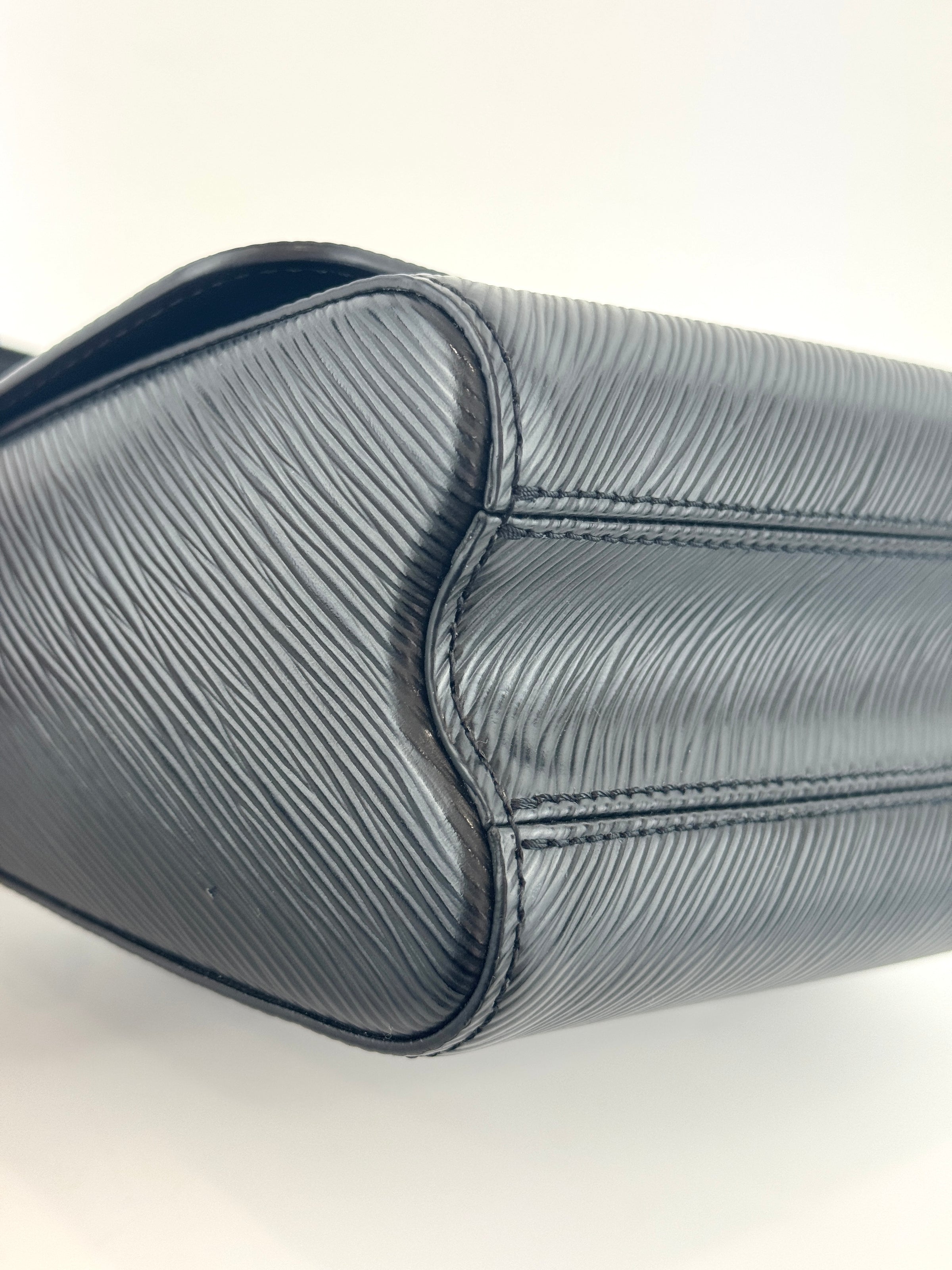 M21772 Twist MM Noir GHW