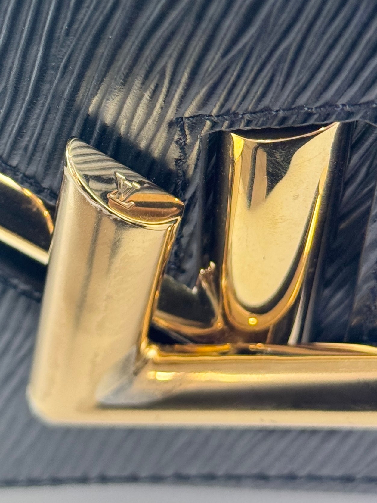 M21772 Twist MM Noir GHW