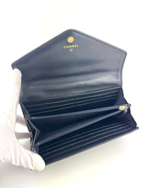 Lambskin Chevron Quilted Medallion Gusset Wallet Black
