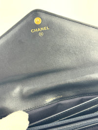 Lambskin Chevron Quilted Medallion Gusset Wallet Black