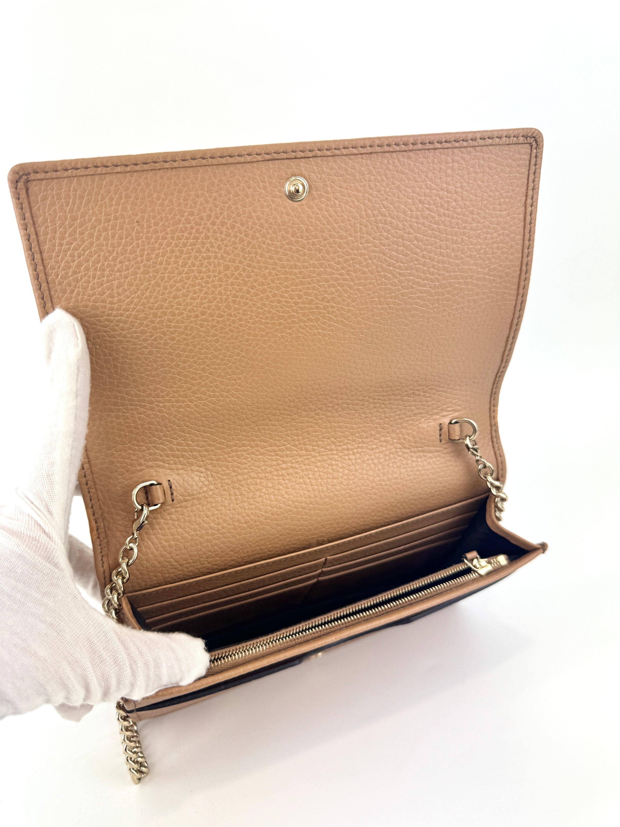 Soho Wallet On Chain in Beige - Glampot
