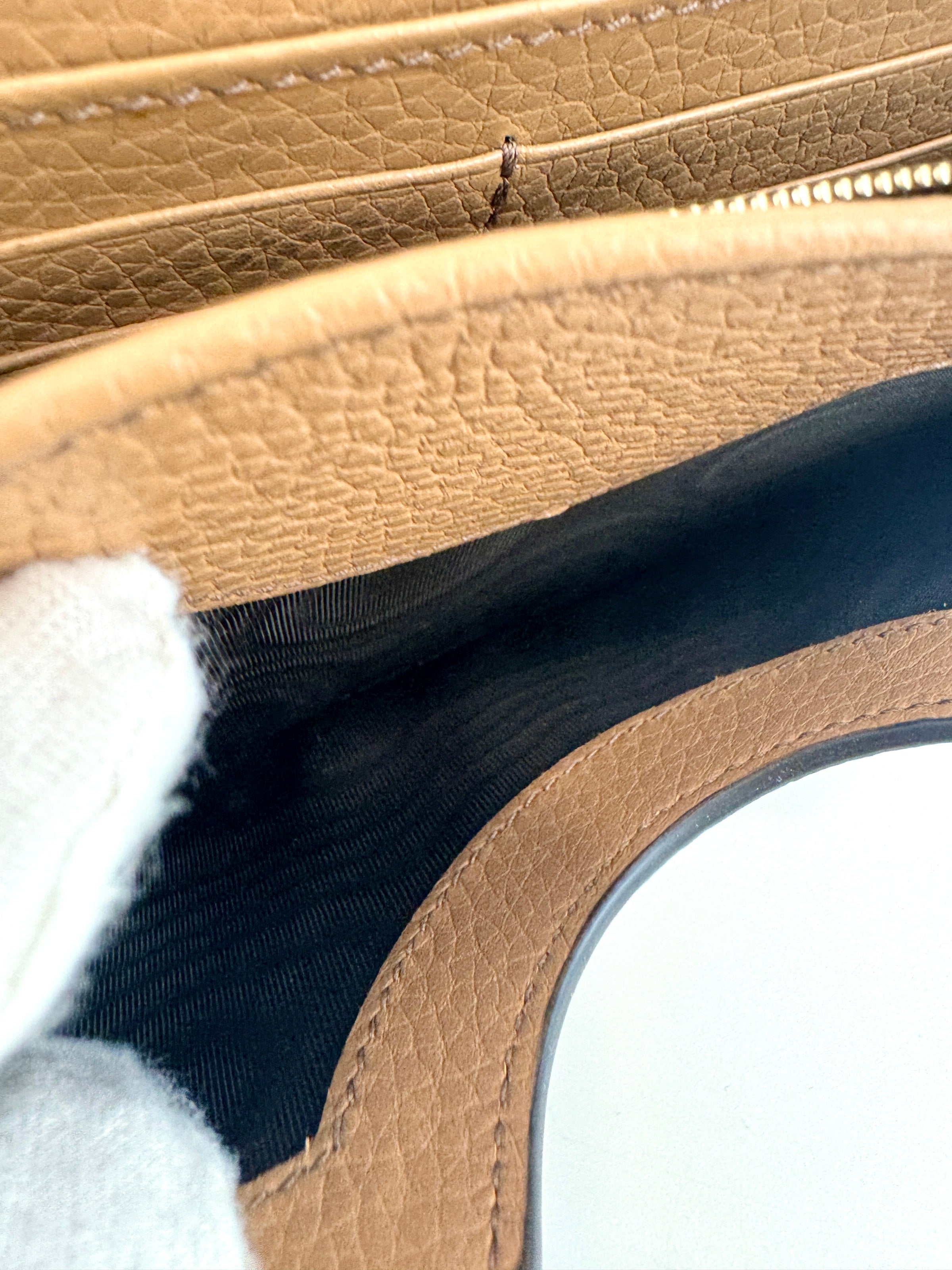 Soho Wallet On Chain in Beige - Glampot