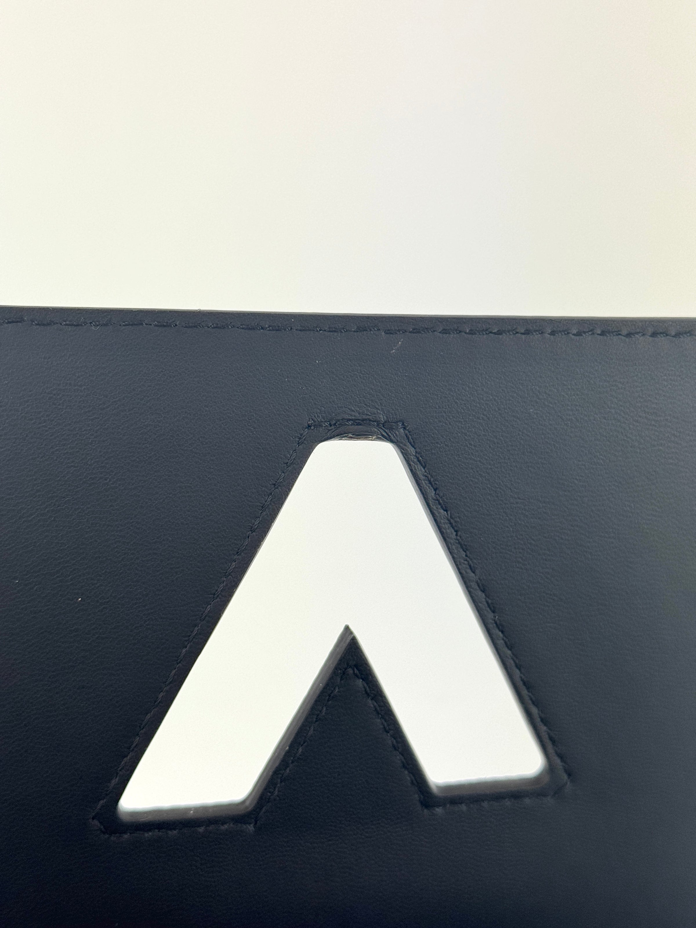 M21772 Twist MM Noir GHW