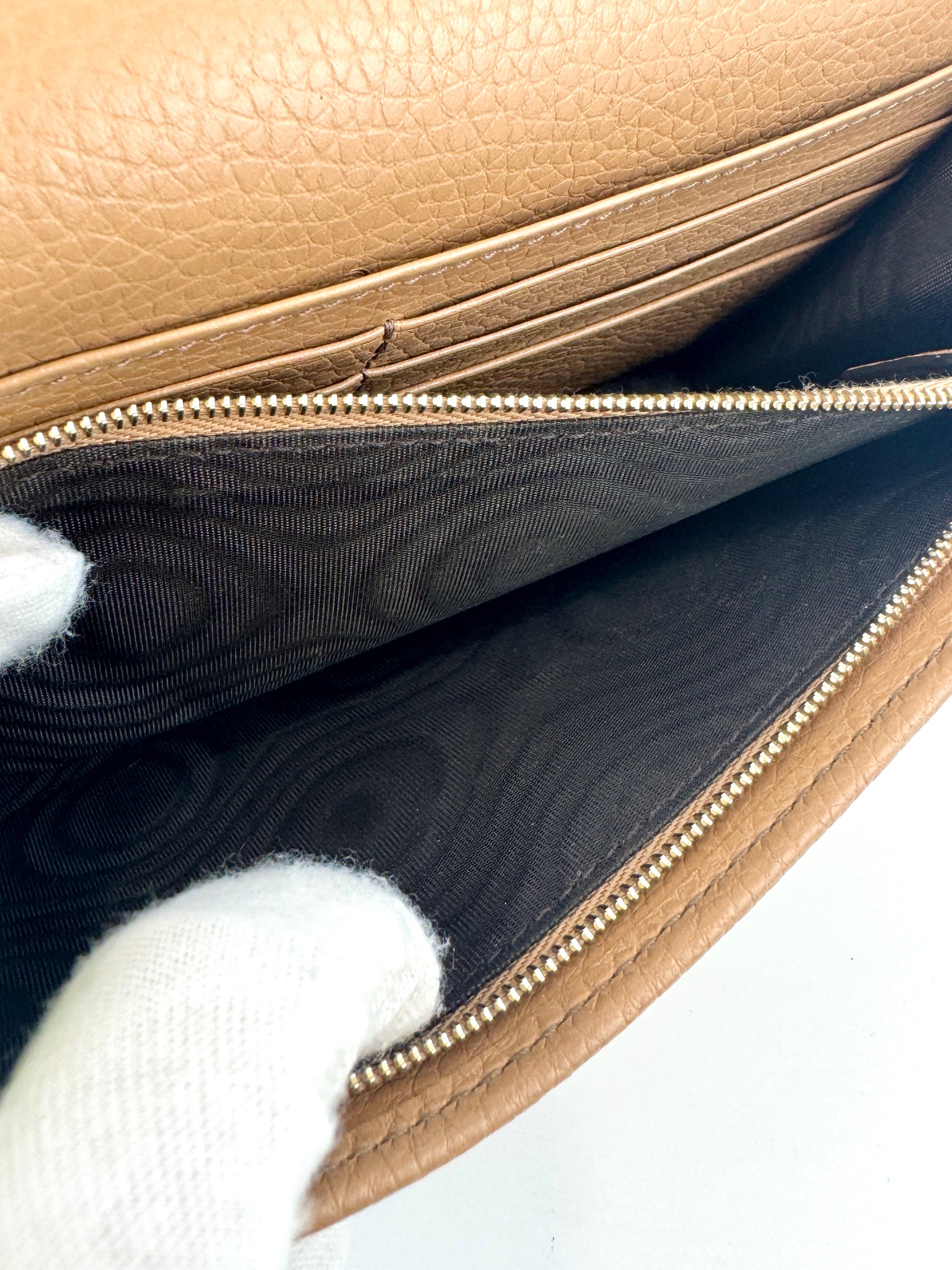 Soho Wallet On Chain in Beige - Glampot