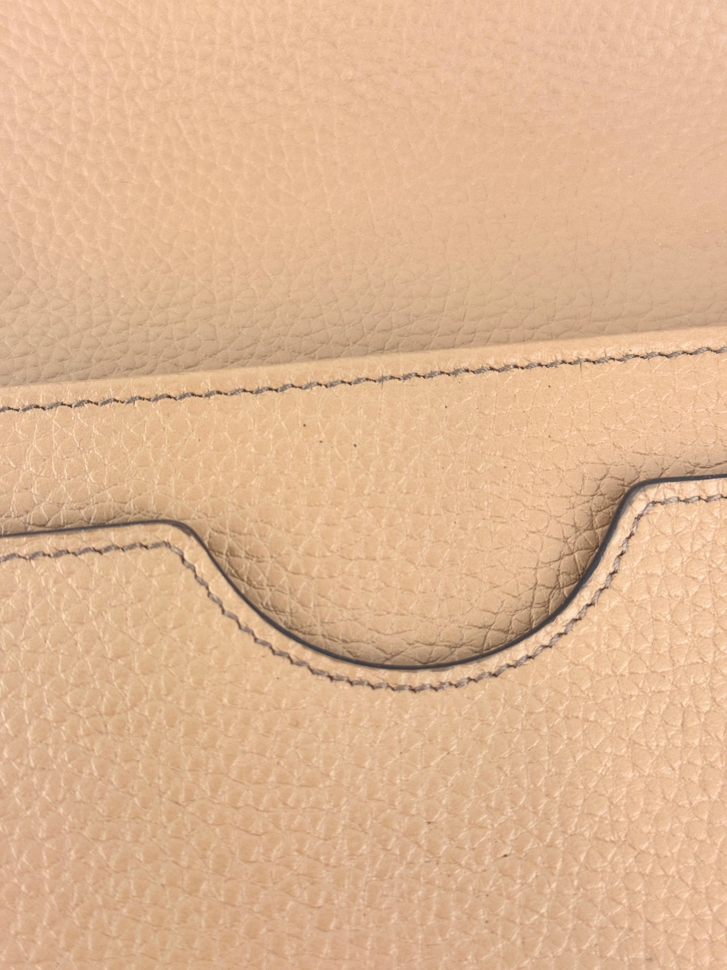 Soho Wallet On Chain in Beige - Glampot