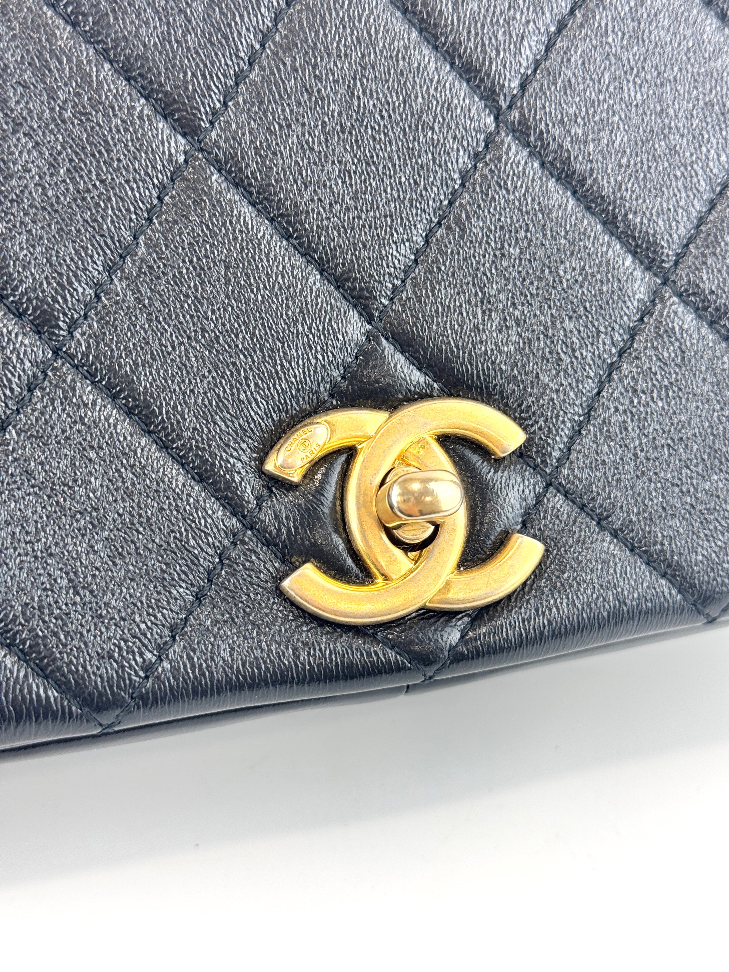 AS1895 Fashion Therapy Flap Medium Black Calfskin