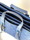 Urban Companion 顶部提手季节性蓝色蟒蛇皮手提包