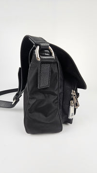 510335 GG Canvas Messenger Bag in Black
