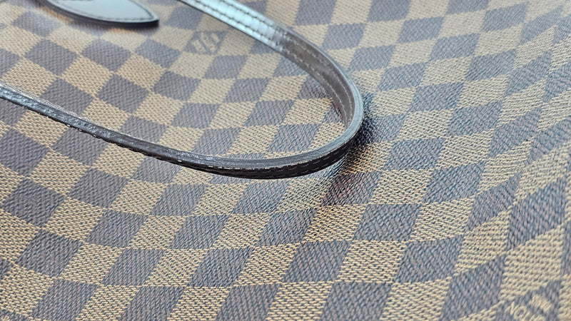 Neverfull GM in Damier Ebene/Cerise Red