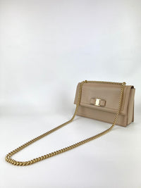 Ginny 25 Shoulder Bag in Beige Condition: Used 9/10