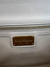 Ginny 25 Shoulder Bag in Beige Condition: Used 9/10