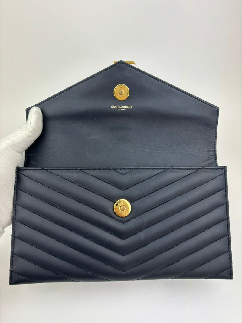 Envelope Clutch in Navy Blue Chevron&nbsp;