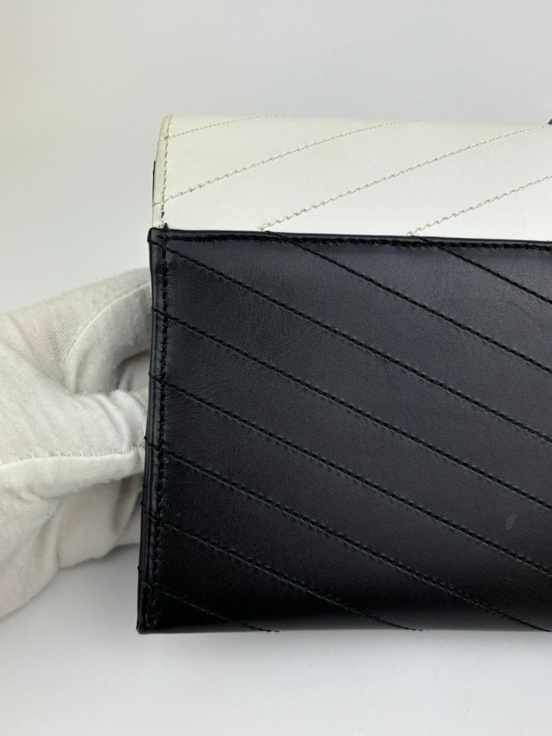 348311 Envelope Clutch White/Black&nbsp;