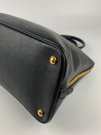 Black Saffiano Vernice Leather Large Promenade Bag