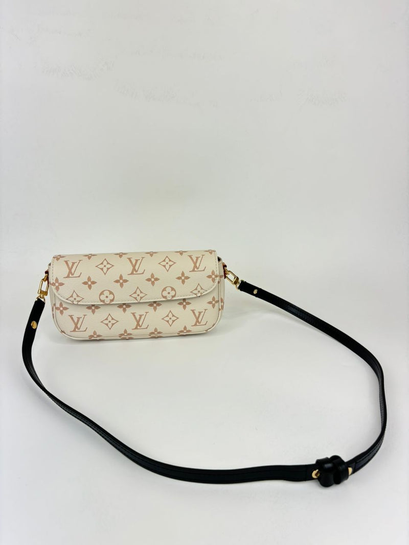 Ivy Wallet On Chain Other Monogram Canvas (RFID)