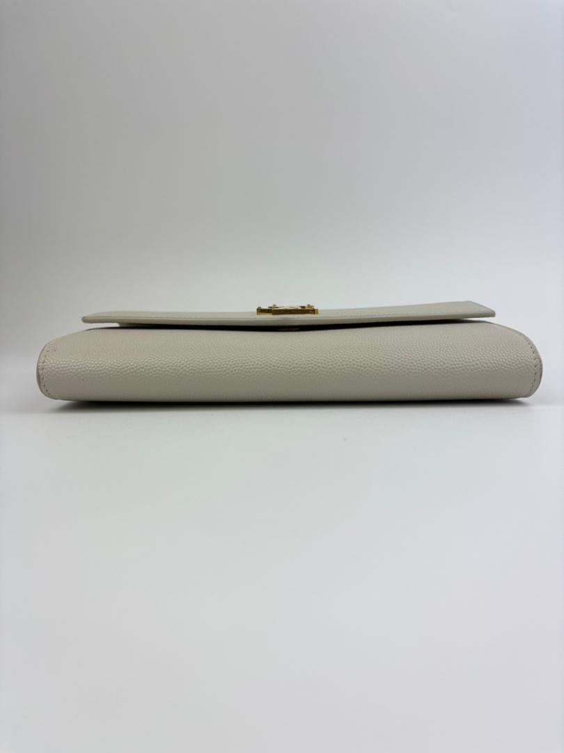 Uptown Chain Wallet in Blanc Vintage Grain De Poudre Embossed Leather