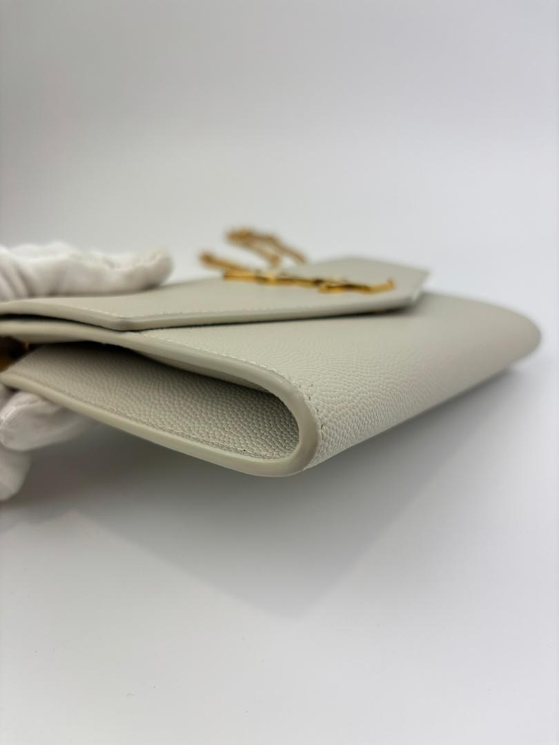 Uptown Chain Wallet in Blanc Vintage Grain De Poudre Embossed Leather