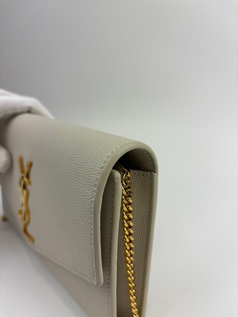 Uptown Chain Wallet in Blanc Vintage Grain De Poudre Embossed Leather