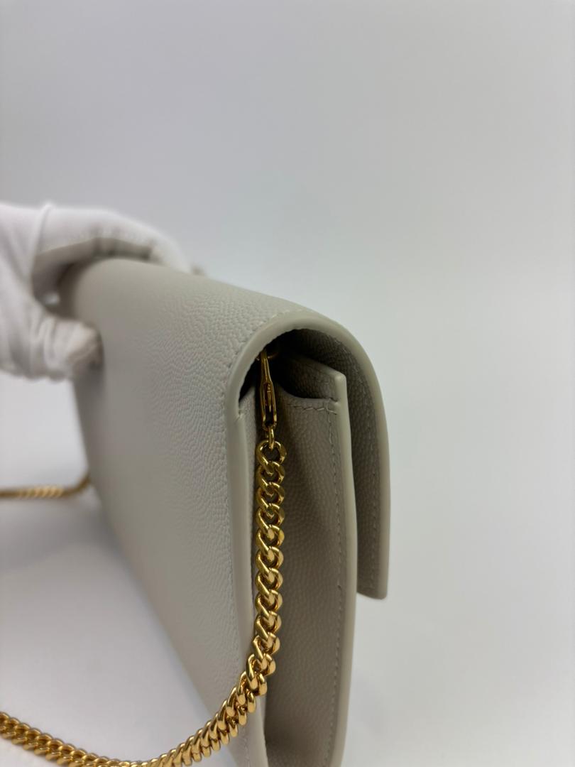 Uptown Chain Wallet in Blanc Vintage Grain De Poudre Embossed Leather