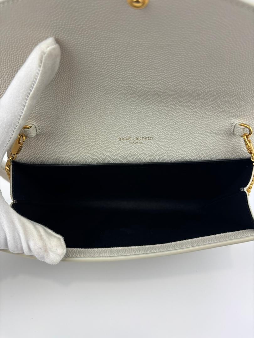 Uptown Chain Wallet in Blanc Vintage Grain De Poudre Embossed Leather