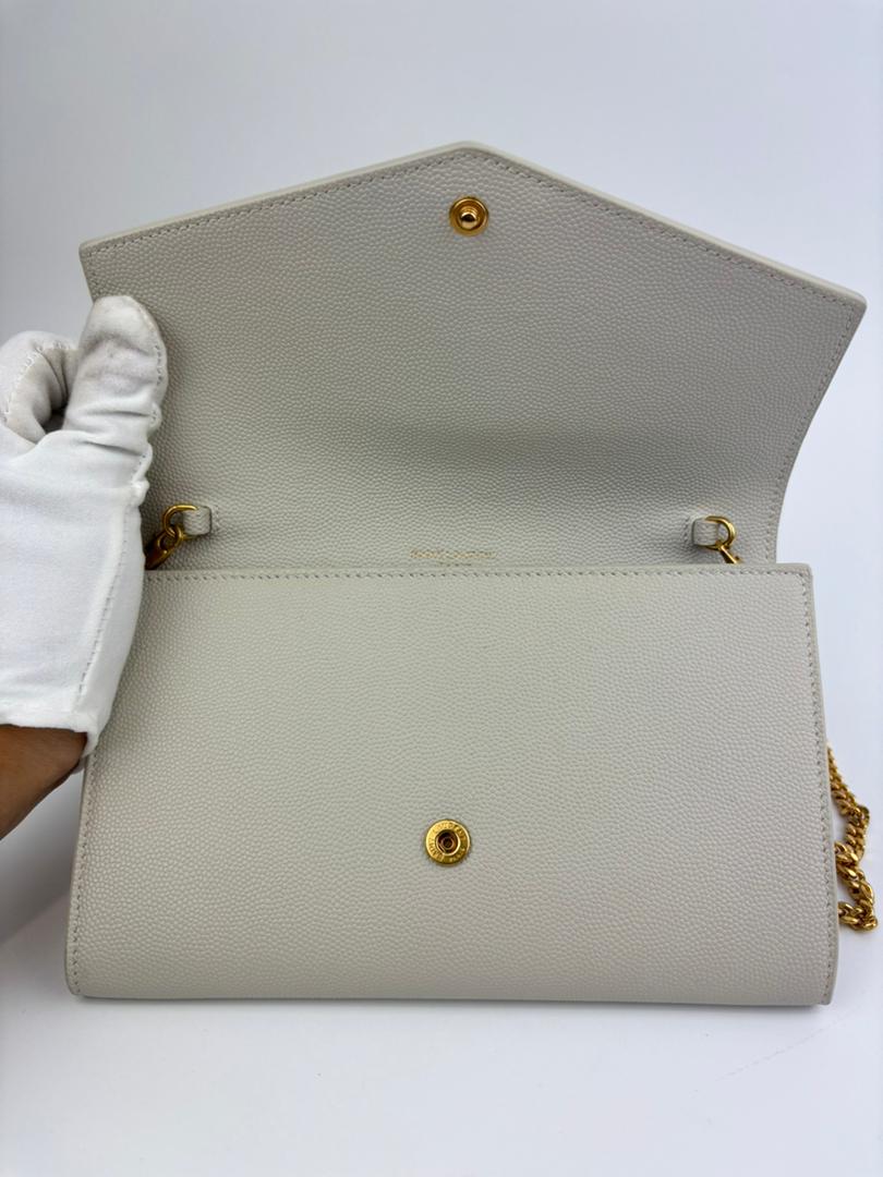 Uptown Chain Wallet in Blanc Vintage Grain De Poudre Embossed Leather