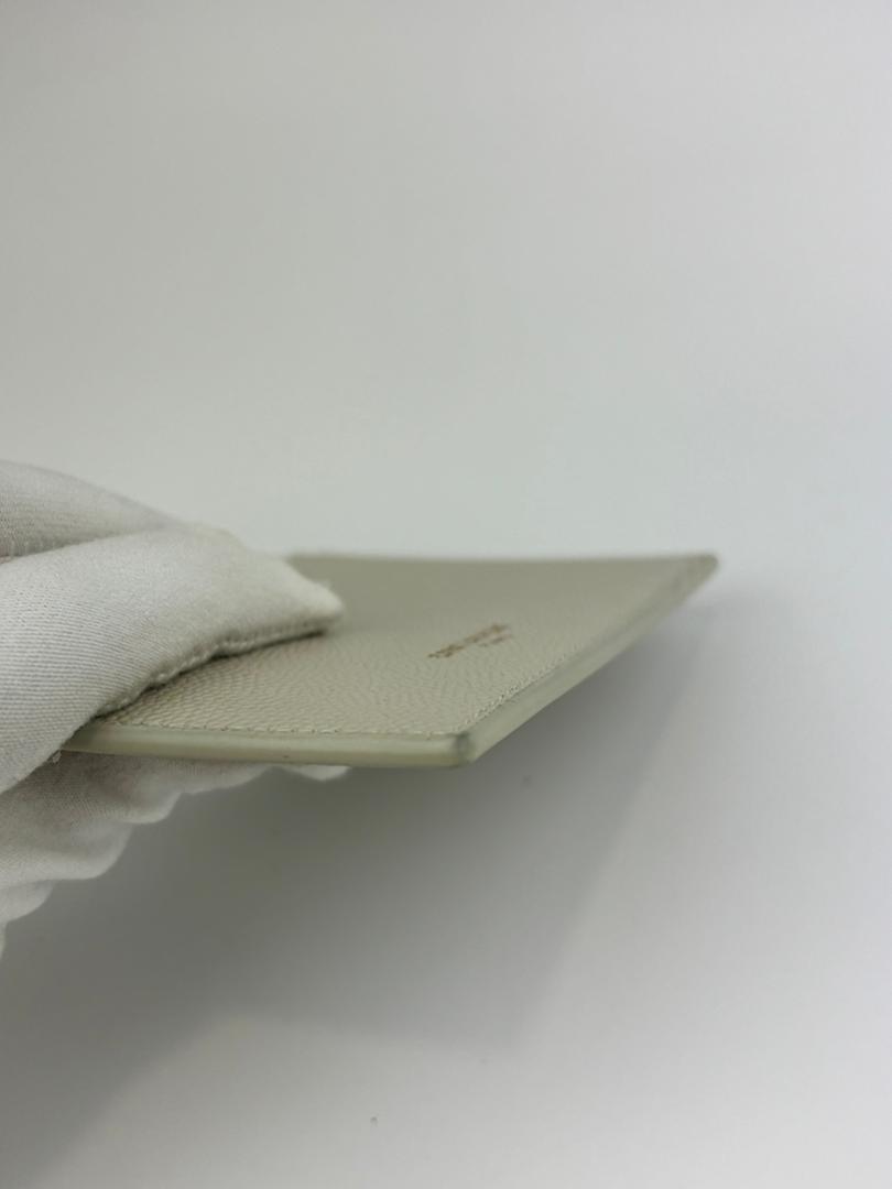 Uptown Chain Wallet in Blanc Vintage Grain De Poudre Embossed Leather