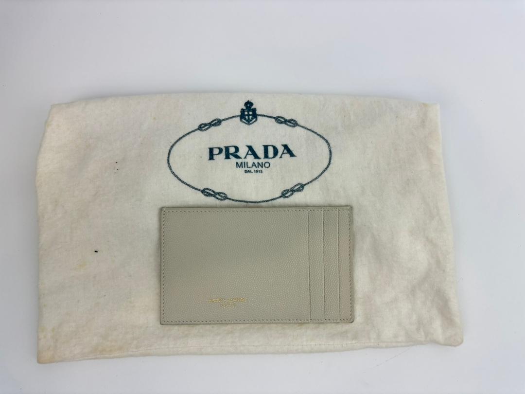 Uptown Chain Wallet in Blanc Vintage Grain De Poudre Embossed Leather