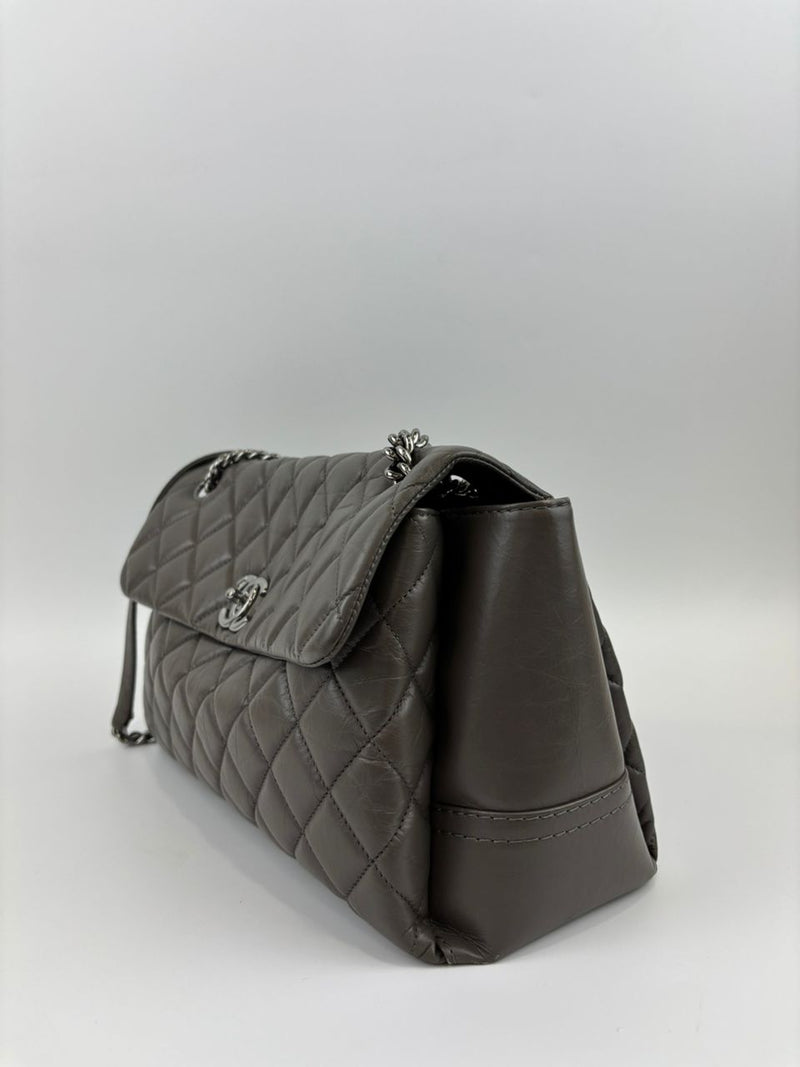 Lady Pearly Flap Bag in Grey Aged Quilted Calfskin SHW