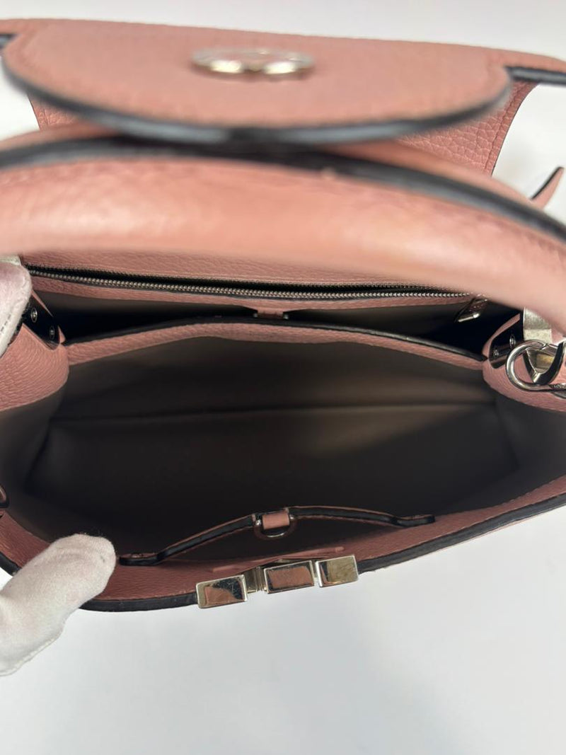 Capucines MM Bag in Pink