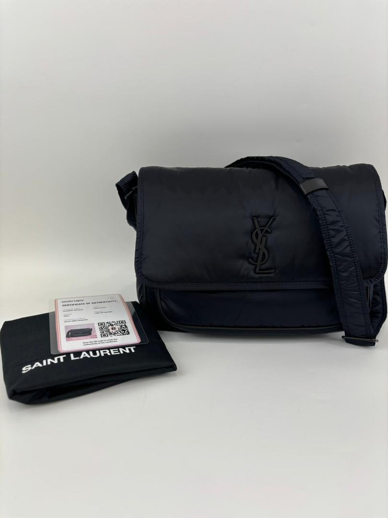 Niki Econyl Messenger Bag in Black