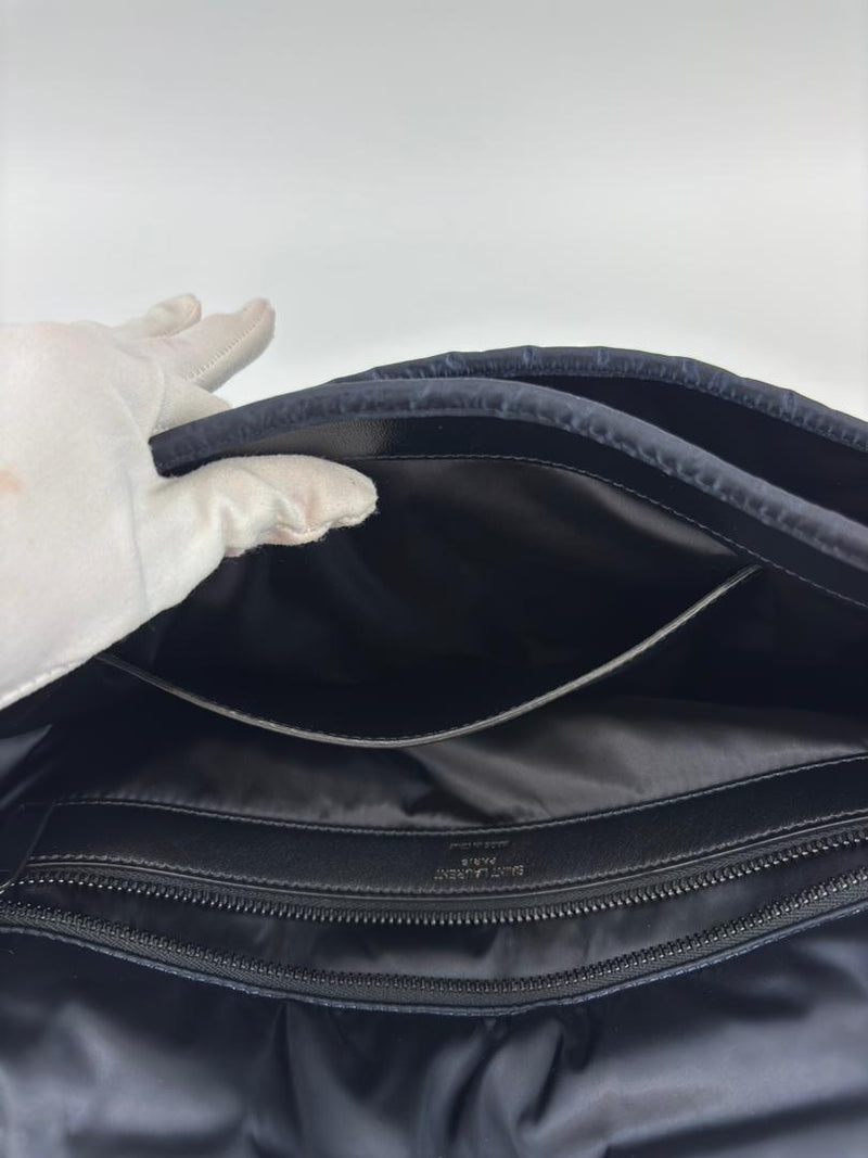 Niki Econyl Messenger Bag in Black