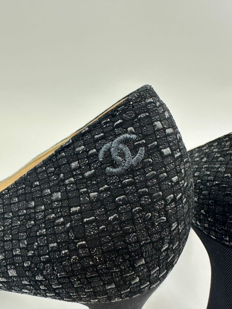 Gabrielle Coco Chanel Black Tweed Pumps Size 38.5