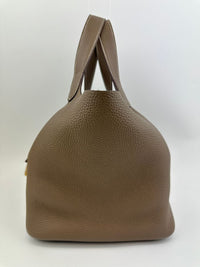 Picotin Lock 22 Etoupe Taurillon Clemence GHW