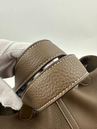 Picotin Lock 22 Etoupe Taurillon Clemence GHW